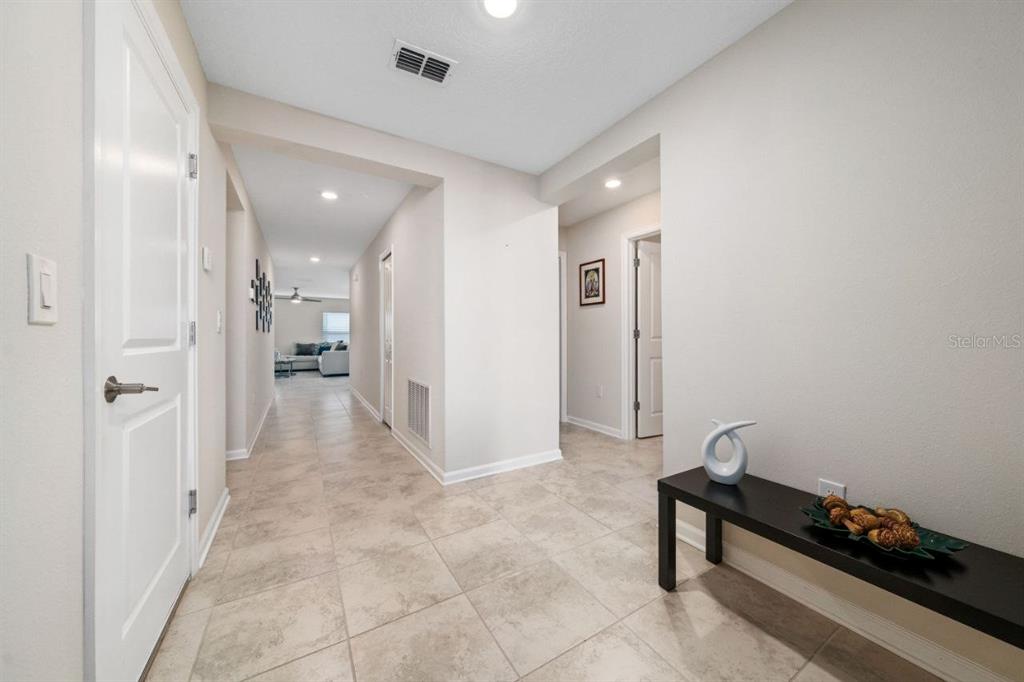 4476 Magnolia Ridge Court Kissimmee, FL 34746 - Photo 4 of 25