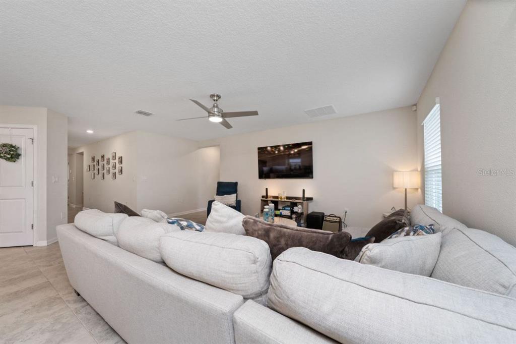 4476 Magnolia Ridge Court Kissimmee, FL 34746 - Photo 8 of 25