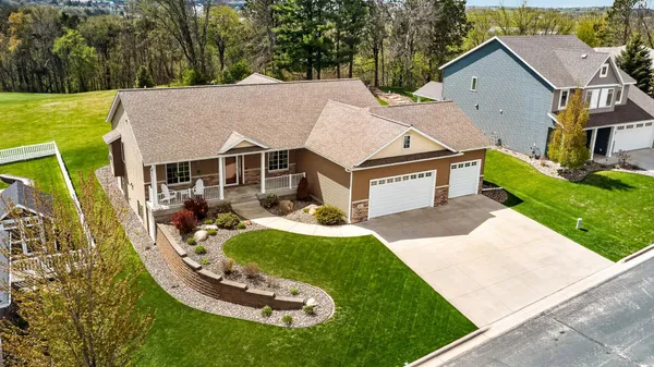 $679,900 | 847 Golfview Avenue, Zumbrota, MN 55992