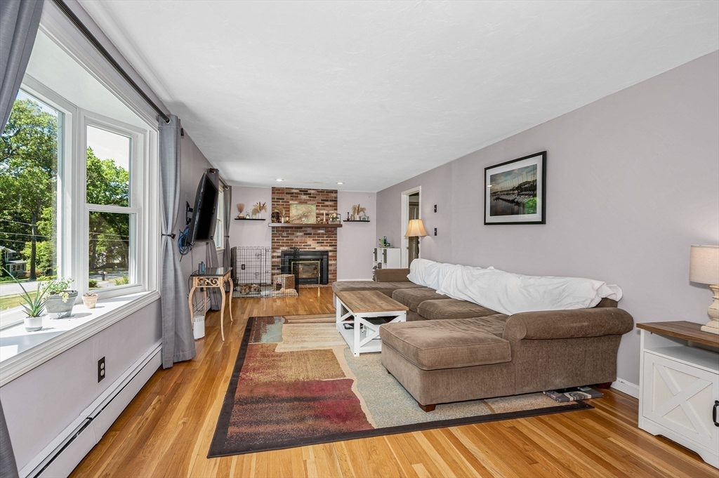 49 Countryside Road Grafton, MA 01536 - Photo 6 of 36