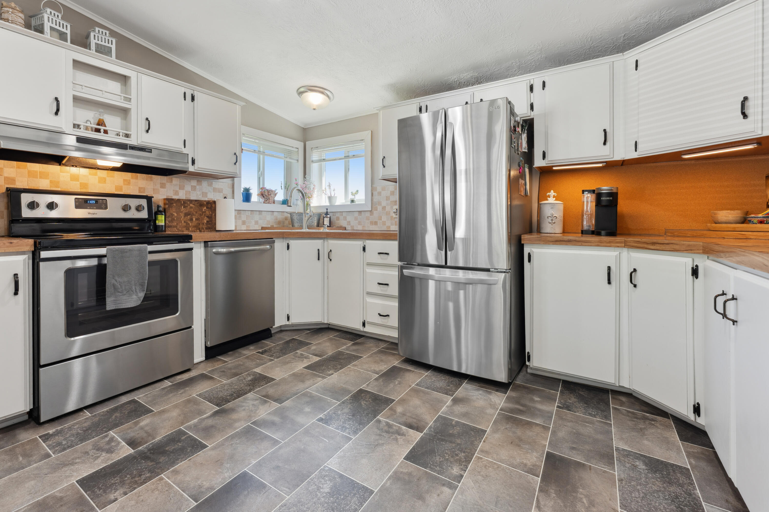 622 Raven Road Central Point, OR 97502 - Photo 18 of 65 DSC00772