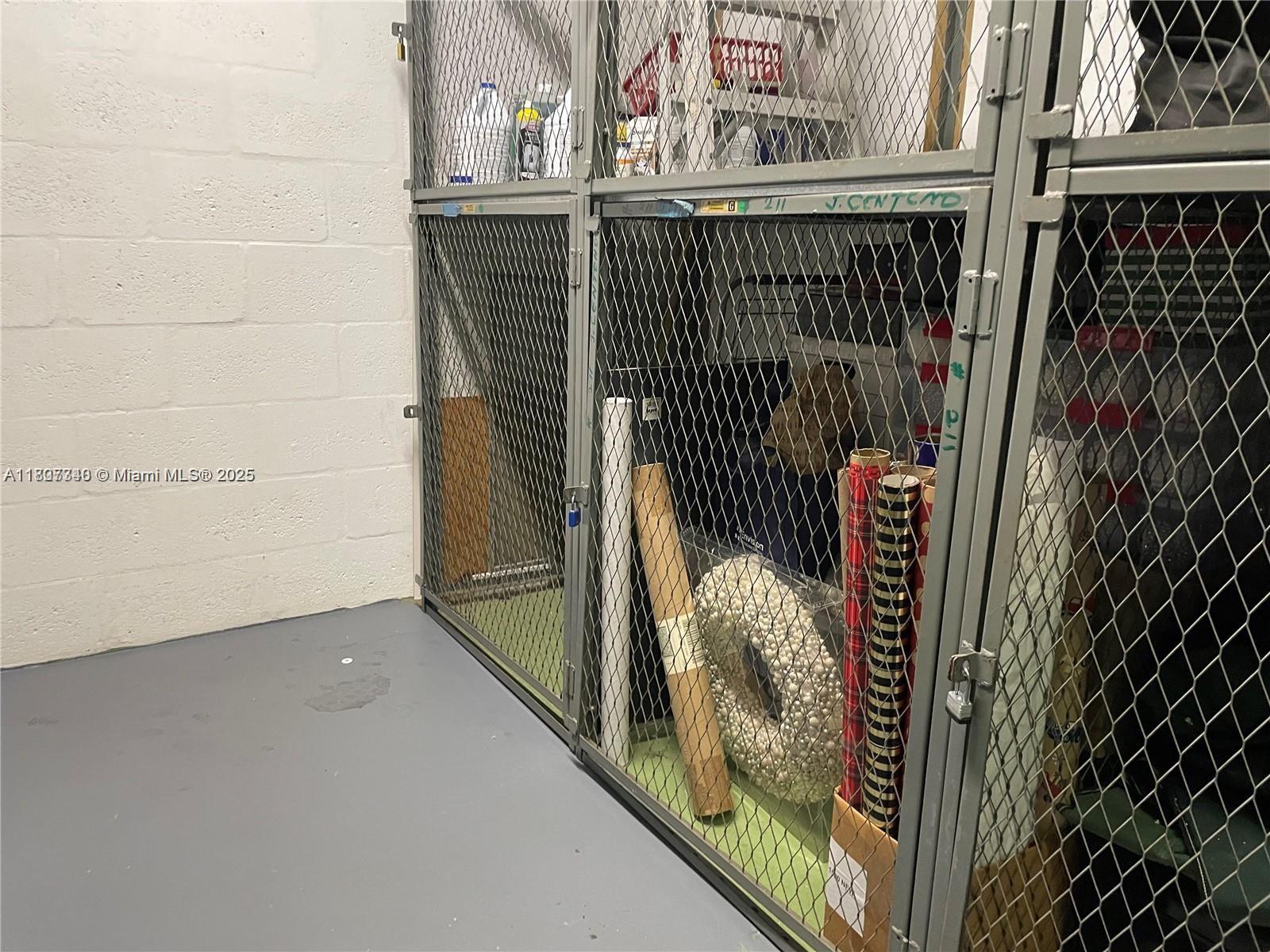 950 Hillcrest Drive, Unit 211 Hollywood, FL 33021 - Photo 14 of 20