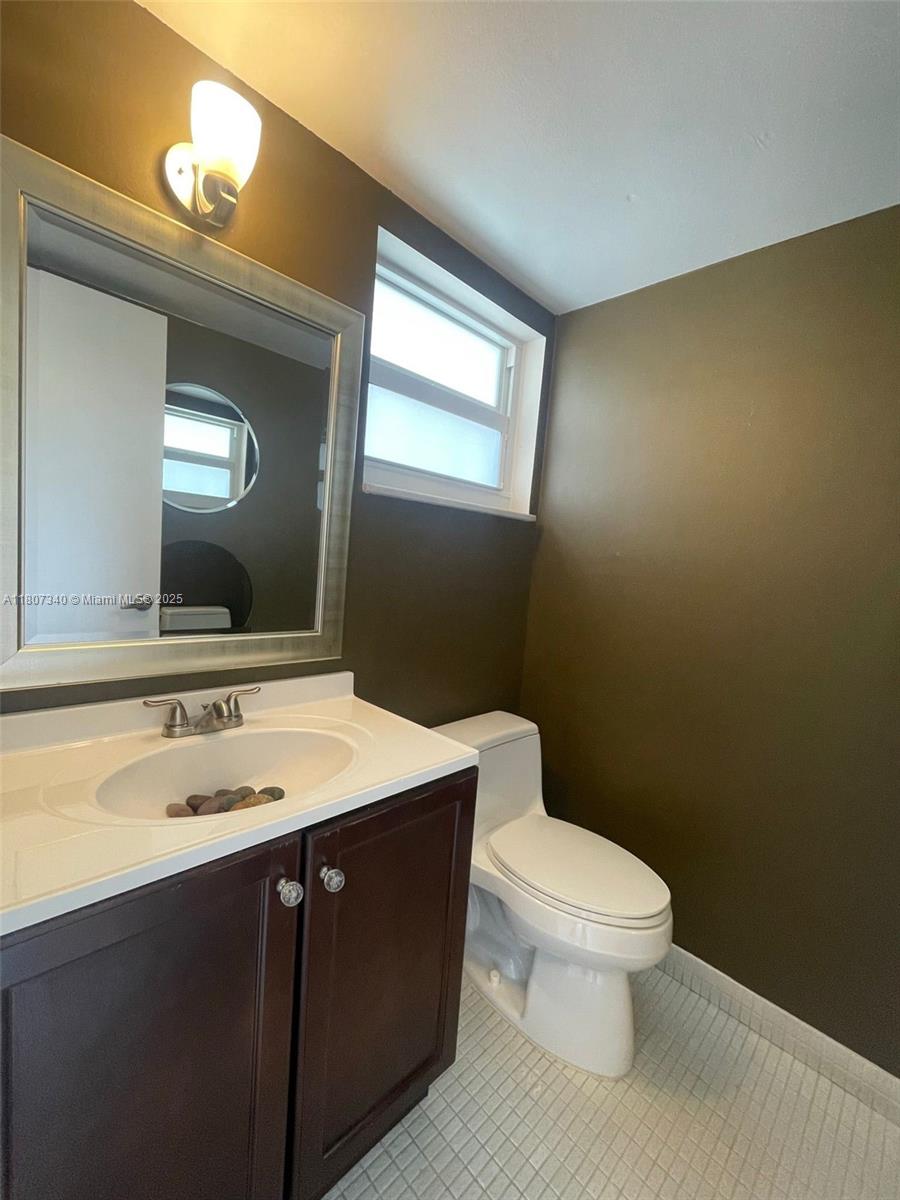 950 Hillcrest Drive, Unit 211 Hollywood, FL 33021 - Photo 15 of 20