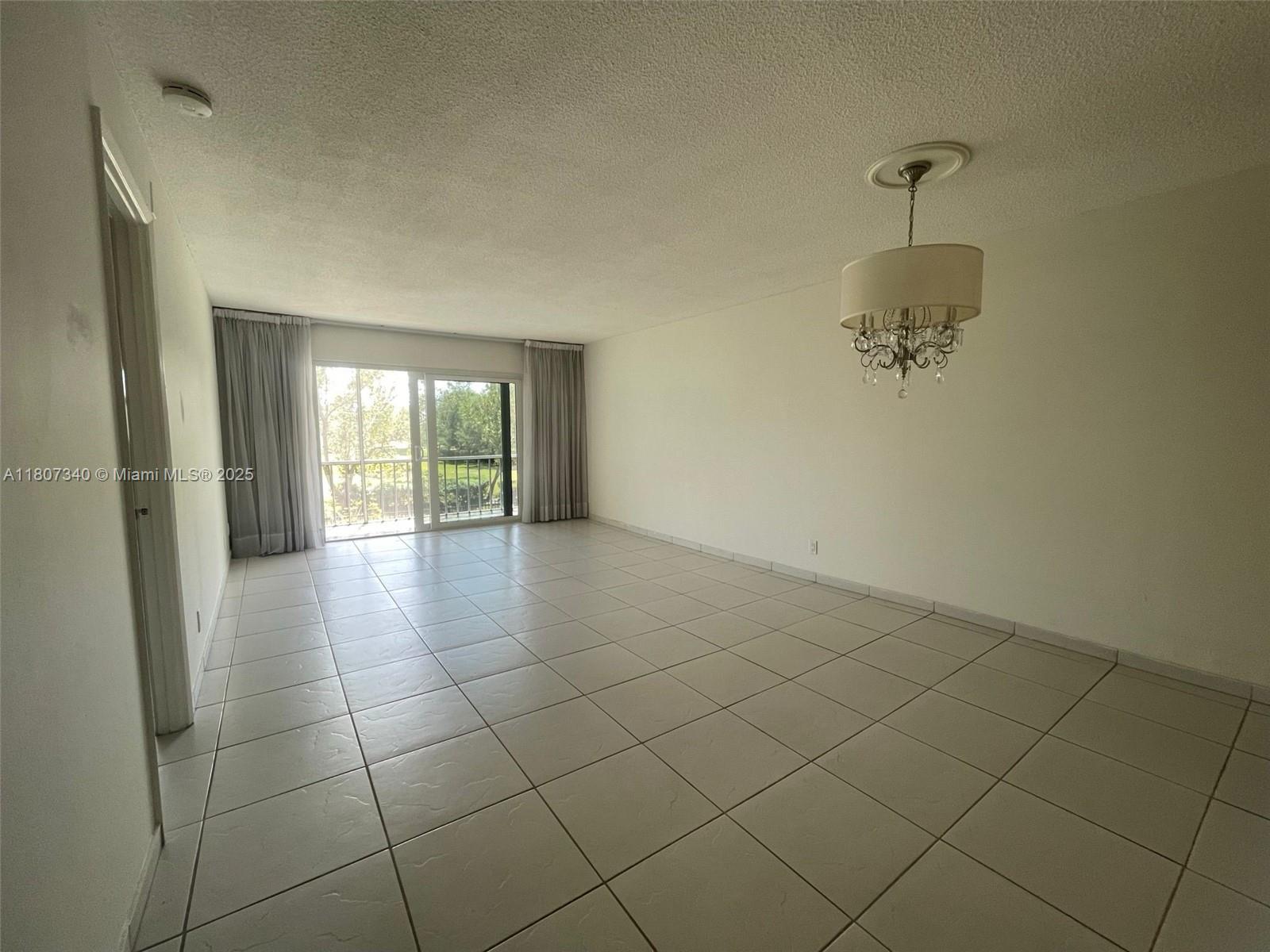 950 Hillcrest Drive, Unit 211 Hollywood, FL 33021 - Photo 6 of 20