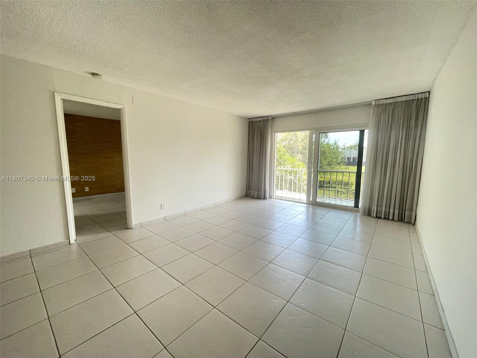 950 Hillcrest Drive, Unit 211 Hollywood, FL 33021 - Photo 7 of 20