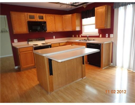 301 Harbour Pointe Drive Belleville, MI 48111 - Photo 2 of 10 Photo 2