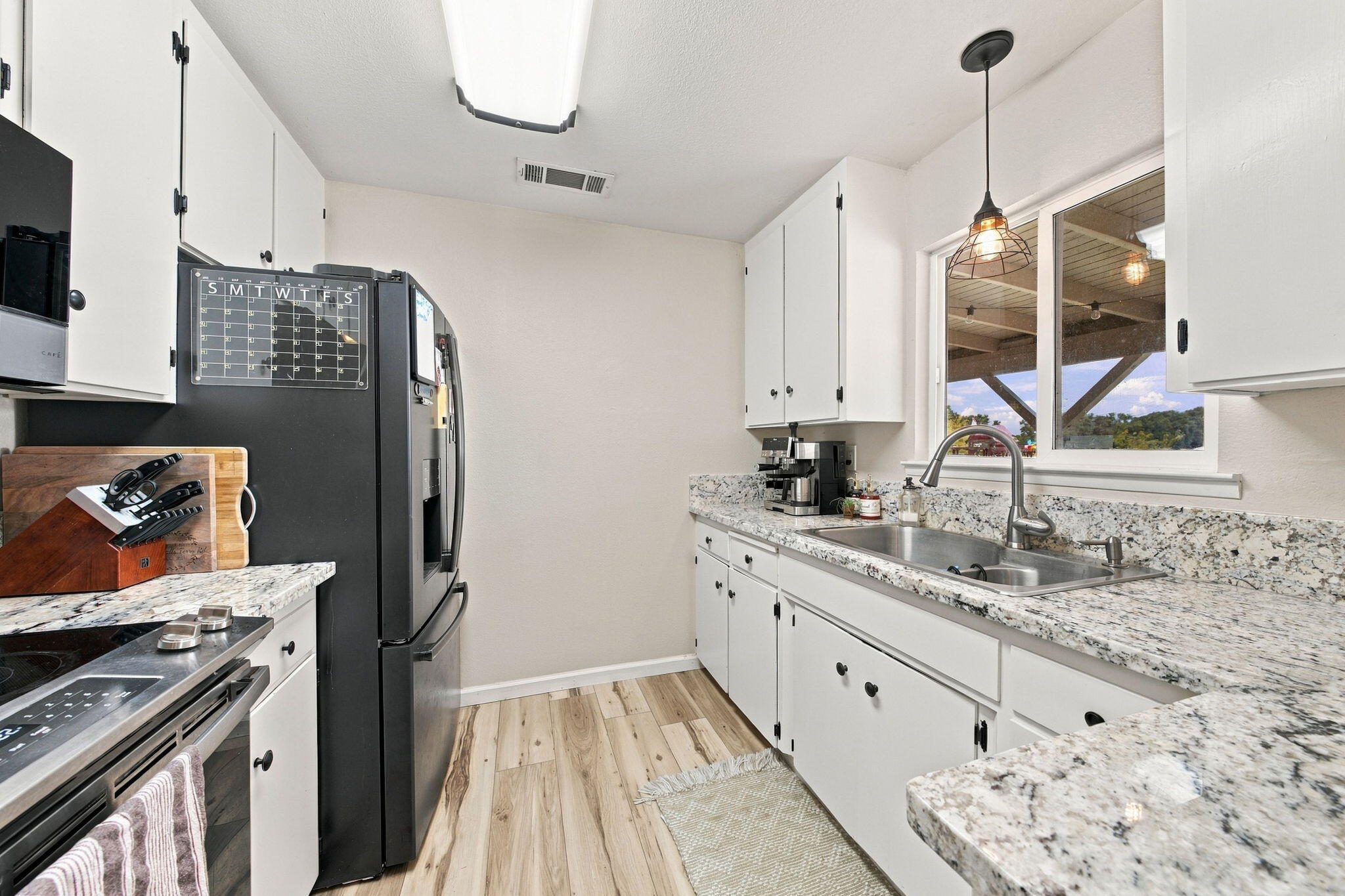 4637 Balls Ferry Road Anderson, CA 96007 - Photo 14 of 37 12-web-or-mls-IMG-12