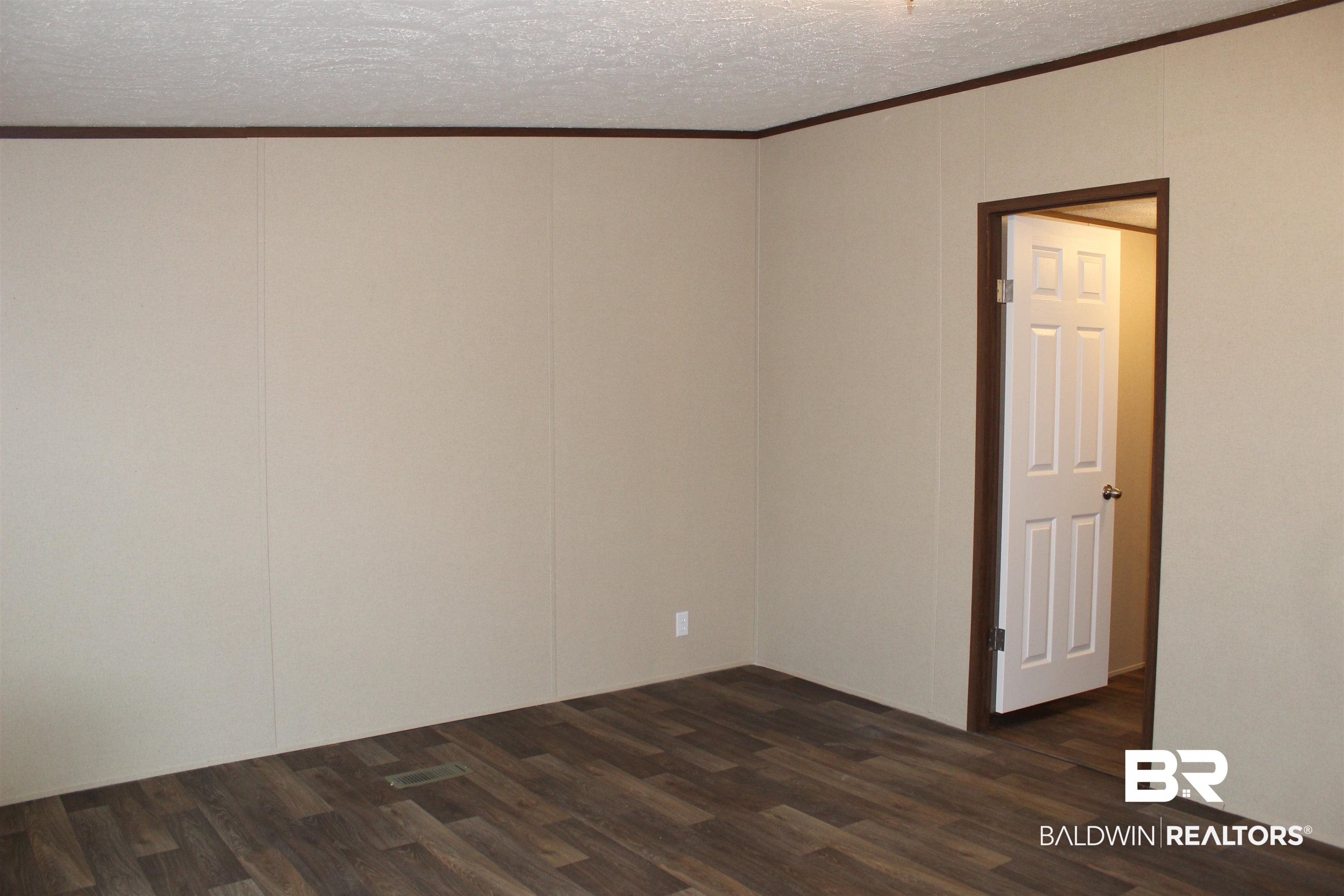 21953 Hubbard Road Robertsdale, AL 36567 - Photo 13 of 26 Gallery Image 13
