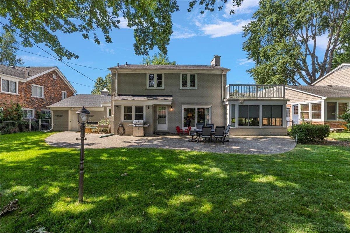 1600 Oxford Road Grosse Pointe, MI 48236 - Photo 35 of 50 50184772-bdf0d765-5b59-4b87-95b0-4c724803eeb9.JPG