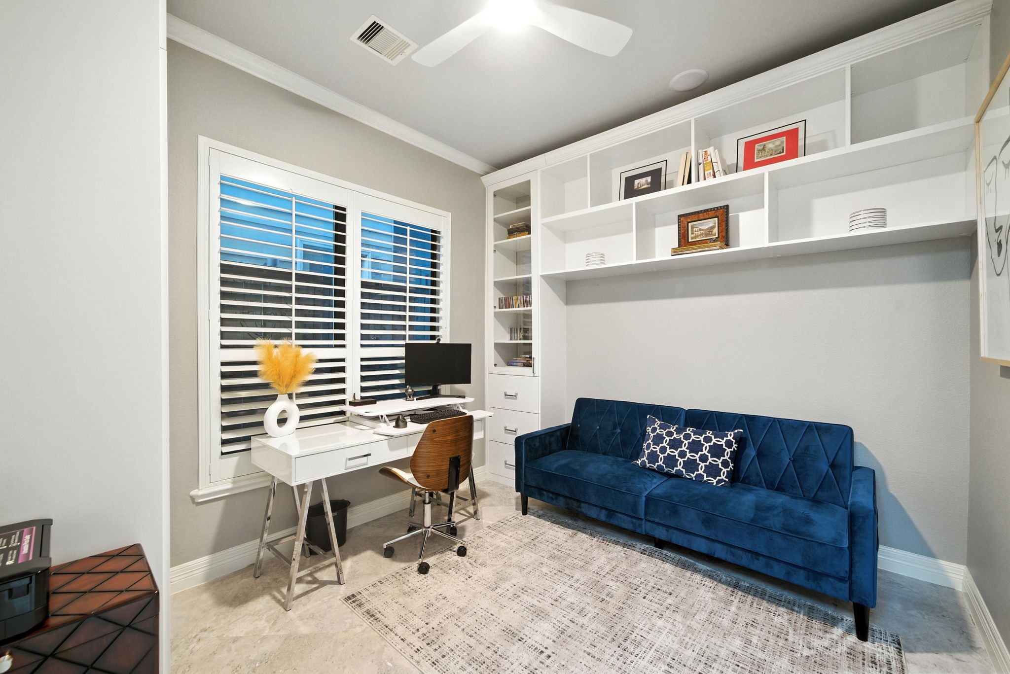 803 Bomar Street, Unit A Houston, TX 77006 - Photo 26 of 39 a living room with furniture and a window