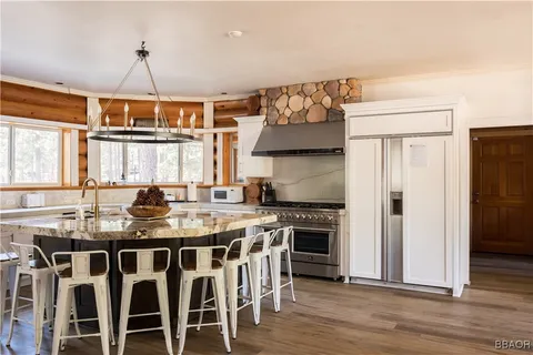 $1,495,000 | 125 Starvation Flats Road, Big Bear Lake, CA 92315