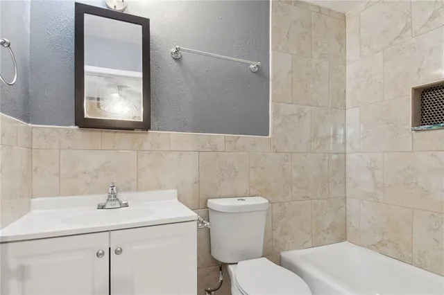 $2,199 | 633-635 Farmington Place, Gretna, LA 70056