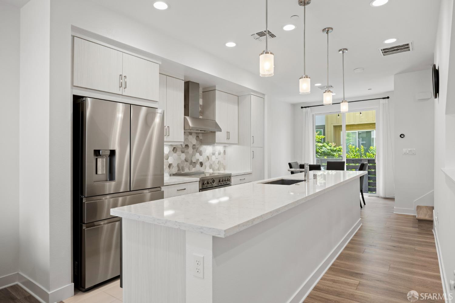 178 Uptown Circle Oakland, CA 94607 - Photo 1 of 17