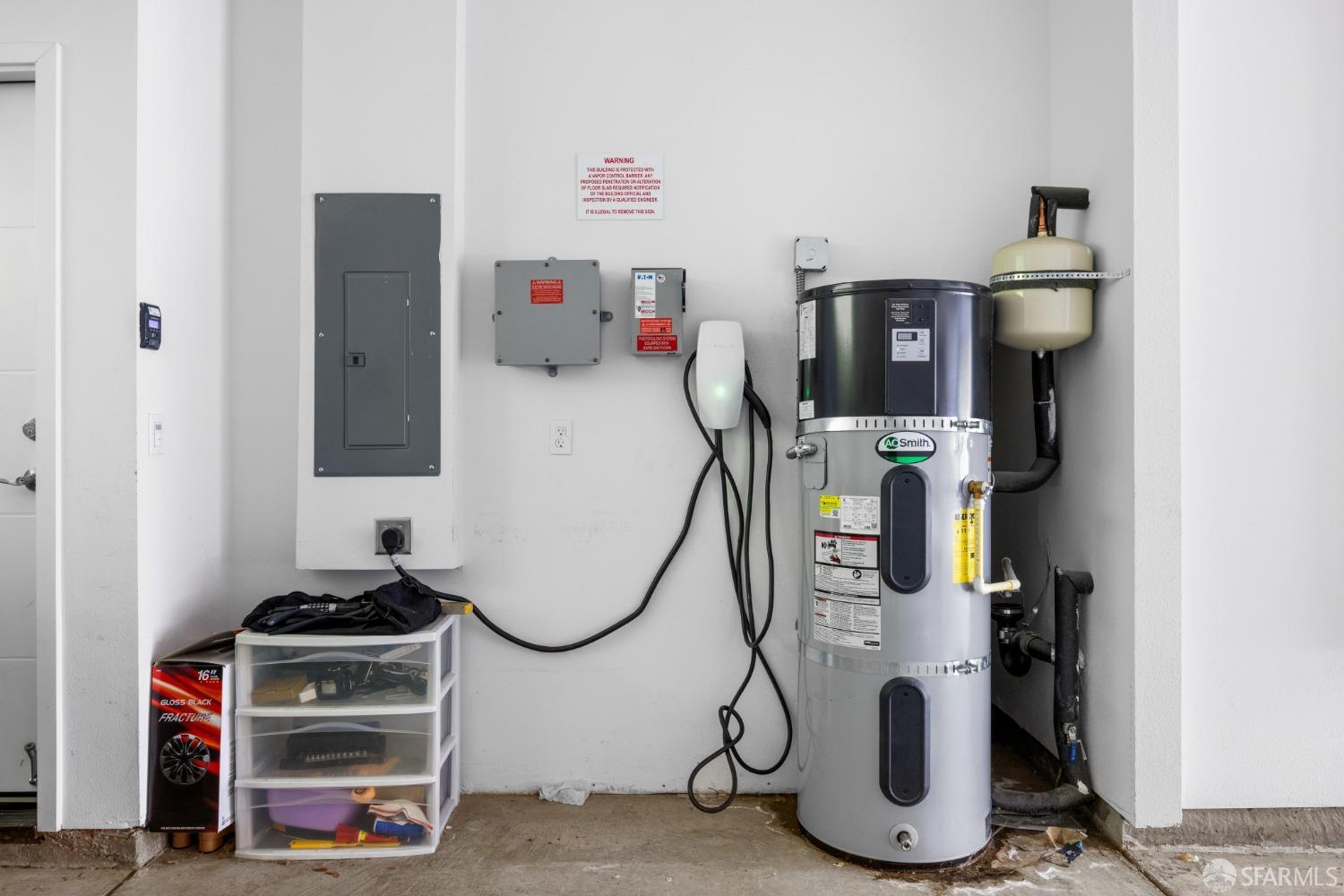 178 Uptown Circle Oakland, CA 94607 - Photo 12 of 17