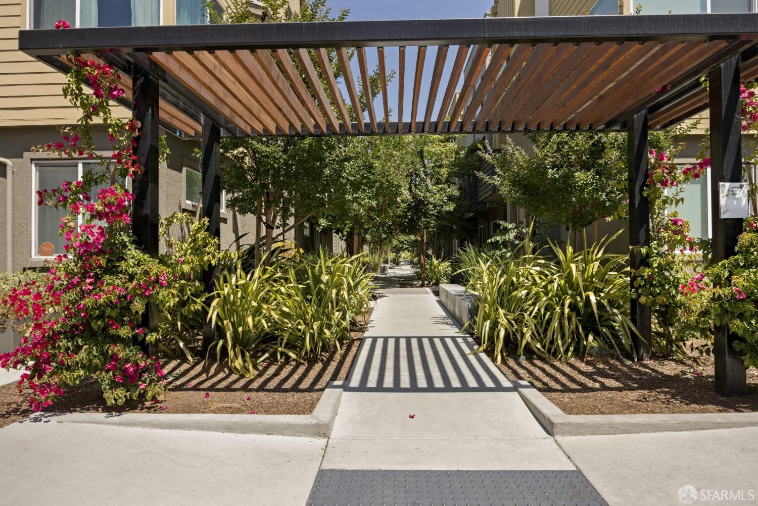 178 Uptown Circle Oakland, CA 94607 - Photo 13 of 17