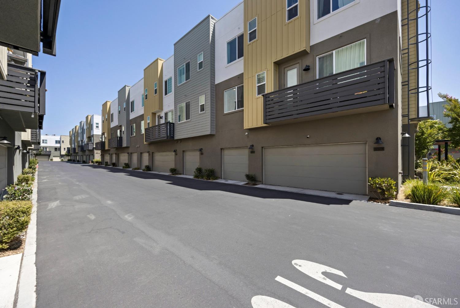 178 Uptown Circle Oakland, CA 94607 - Photo 16 of 17