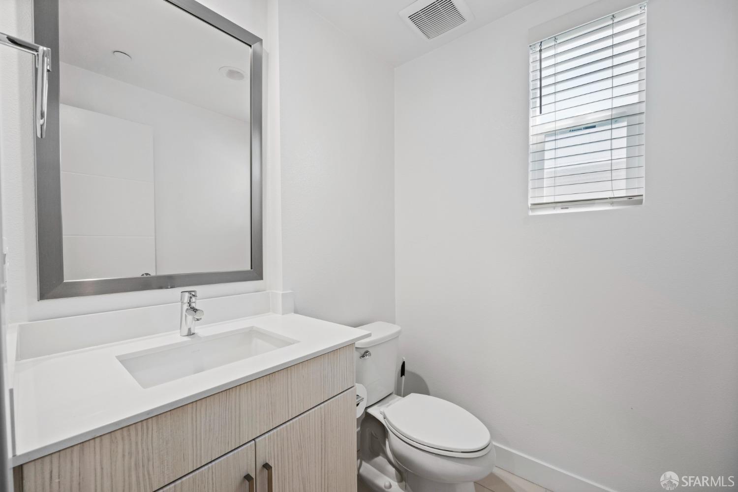 178 Uptown Circle Oakland, CA 94607 - Photo 6 of 17