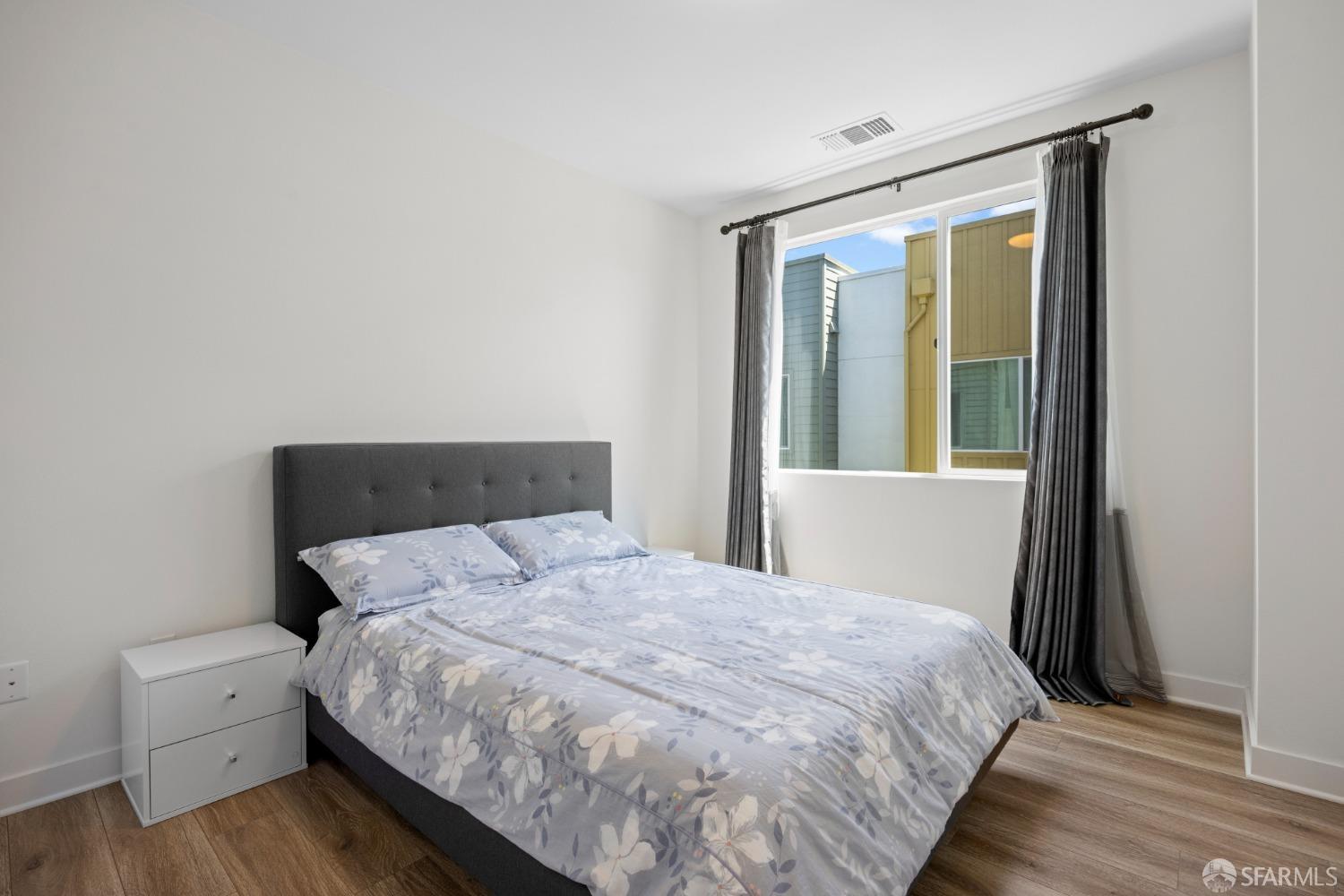 178 Uptown Circle Oakland, CA 94607 - Photo 7 of 17