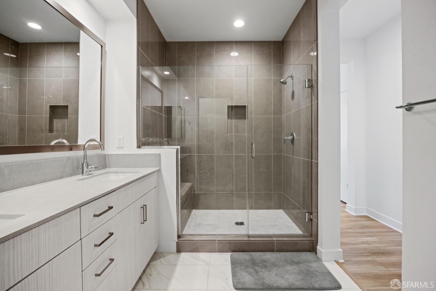 178 Uptown Circle Oakland, CA 94607 - Photo 8 of 17