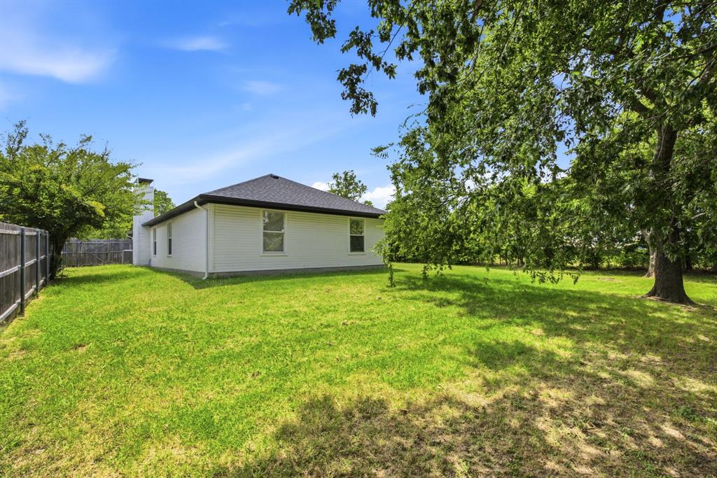 416 Scott Lane Pilot Point, TX 76258 - Photo 16 of 20 Gallery Image 16