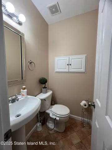 $799,000 | 1147 Mason Avenue | Midland Beach