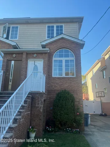 $799,000 | 1147 Mason Avenue | Midland Beach