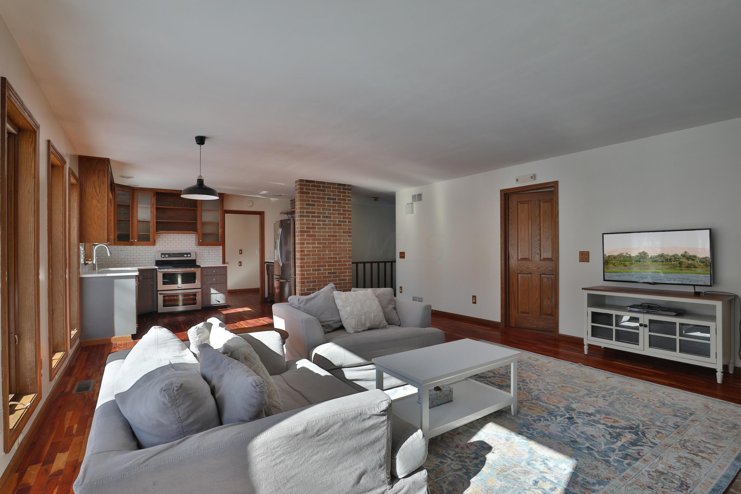 8140 Lewis Center Road Galena, OH 43021 - Photo 10 of 57 Gallery Image 10