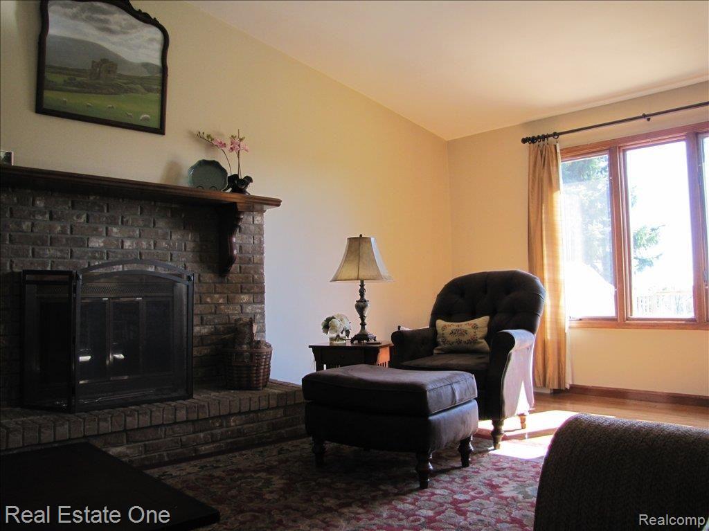 9650 Ridge Top Trail Clarkston, MI 48348 - Photo 7 of 24 Great Room 2