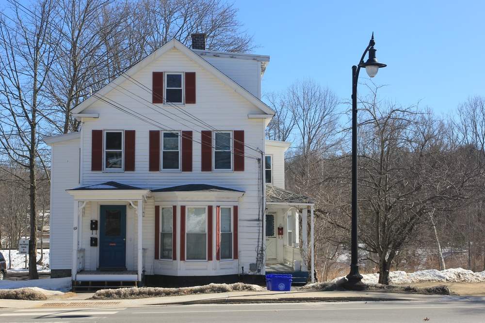 69 Exeter Road Newmarket, NH 03857 - Photo 1 of 21