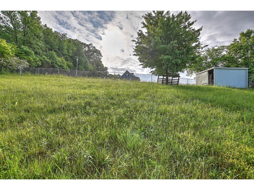 166 Fitzsimmons Hill Road Elizabethton, TN 37643 - Photo 13 of 18 Photo 13