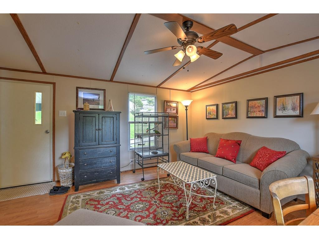 166 Fitzsimmons Hill Road Elizabethton, TN 37643 - Photo 4 of 18 Photo 4
