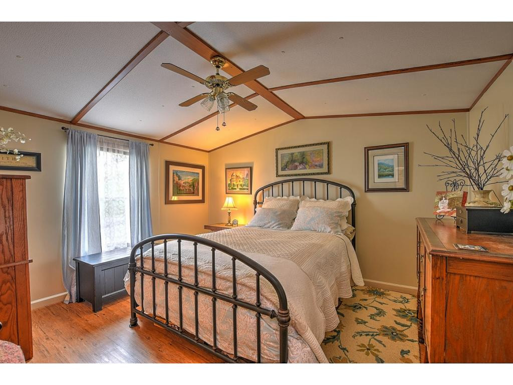166 Fitzsimmons Hill Road Elizabethton, TN 37643 - Photo 8 of 18 Photo 8