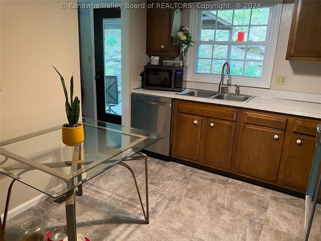 2604 Shadyside Road St. Albans, WV 25177 - Photo 11 of 13 Gallery Image 11