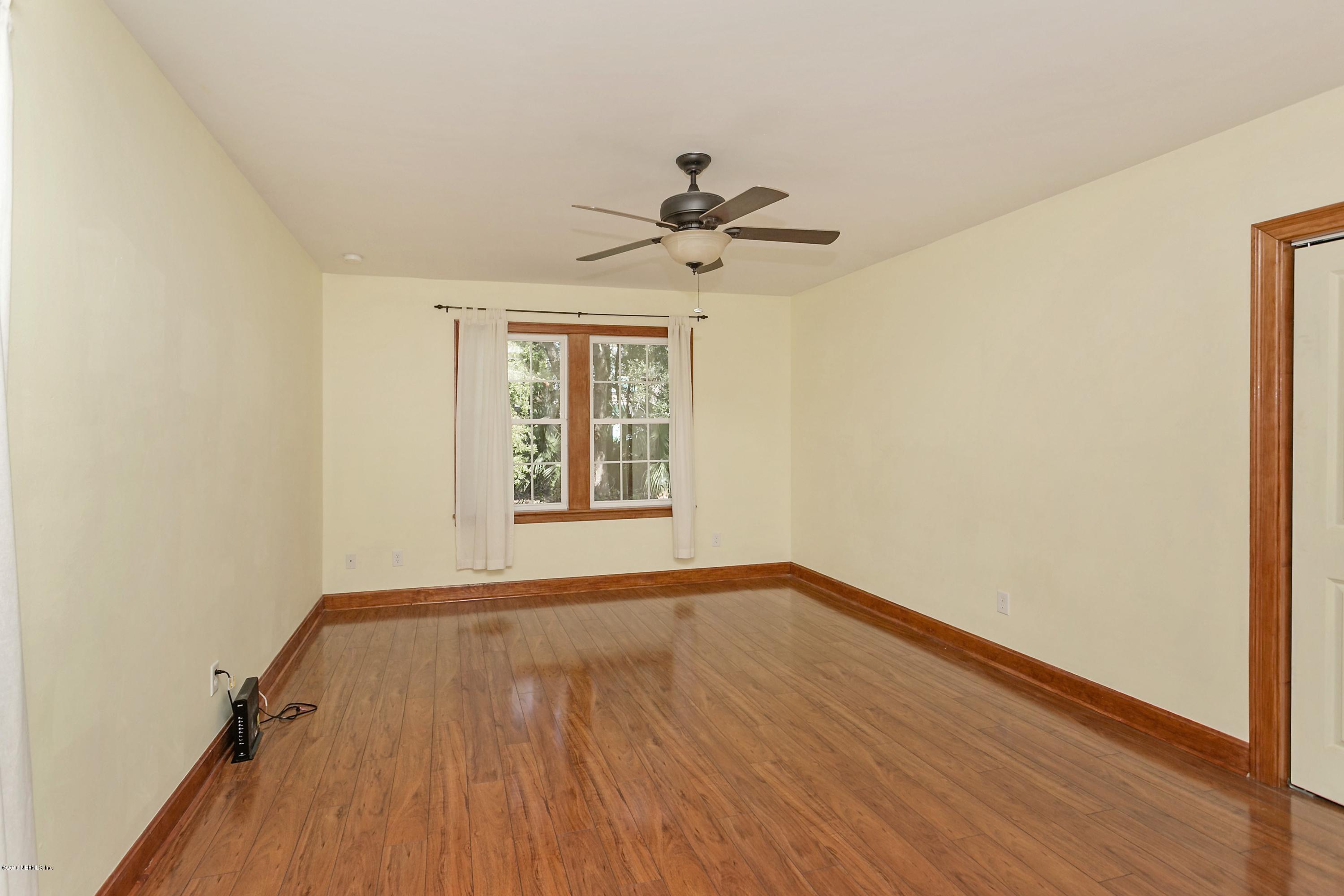 2233 Guilford Road Jacksonville, FL 32207 - Photo 13 of 23 013_Master Bedroom