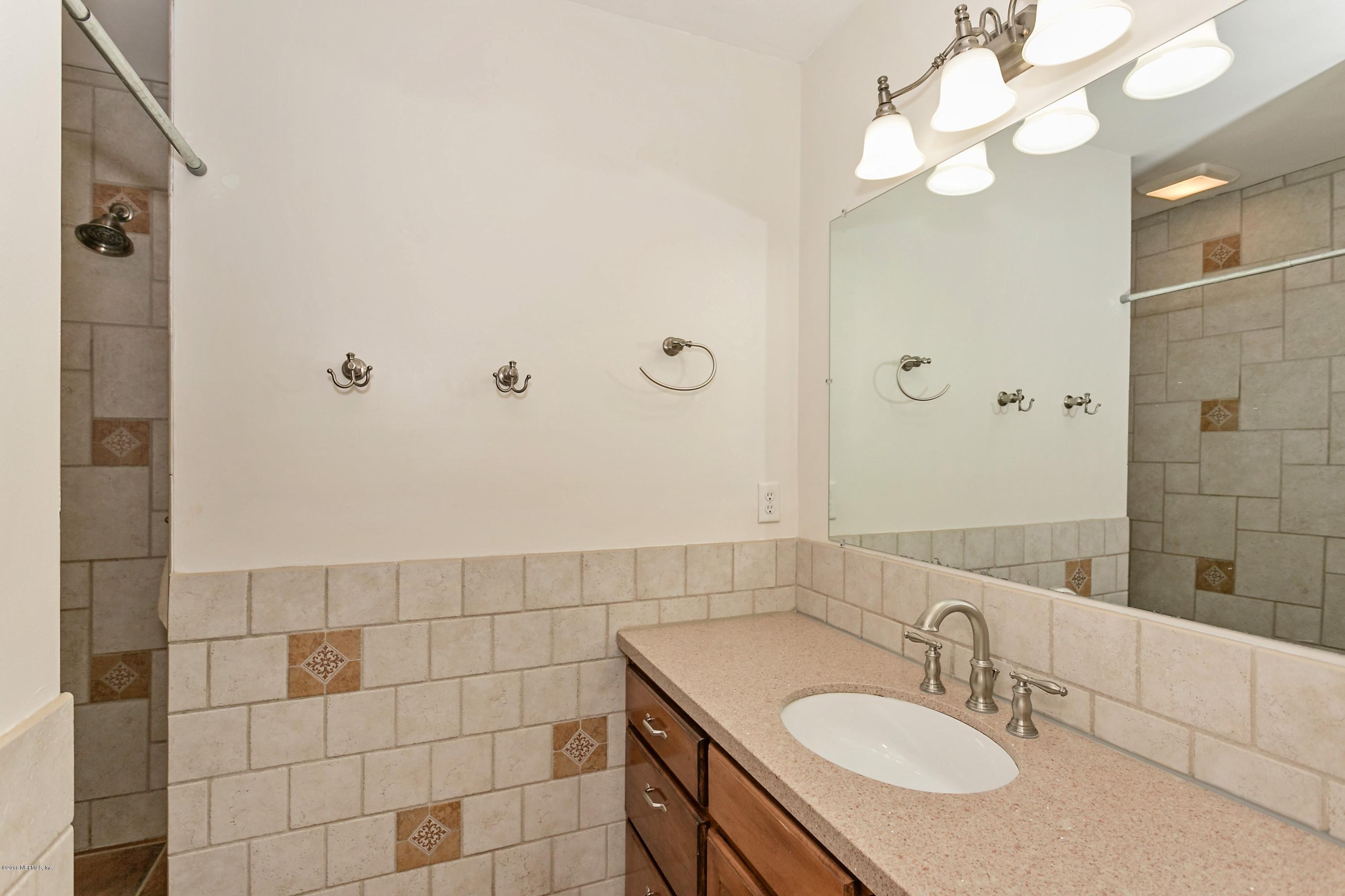 2233 Guilford Road Jacksonville, FL 32207 - Photo 15 of 23 015_Master Bathroom
