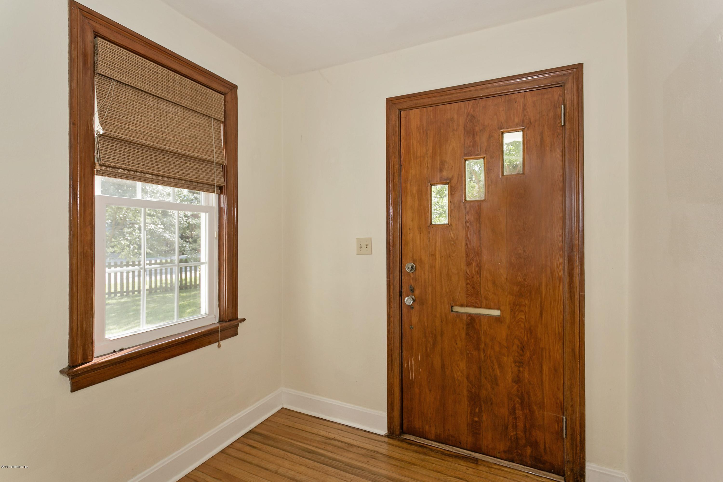 003_Foyer