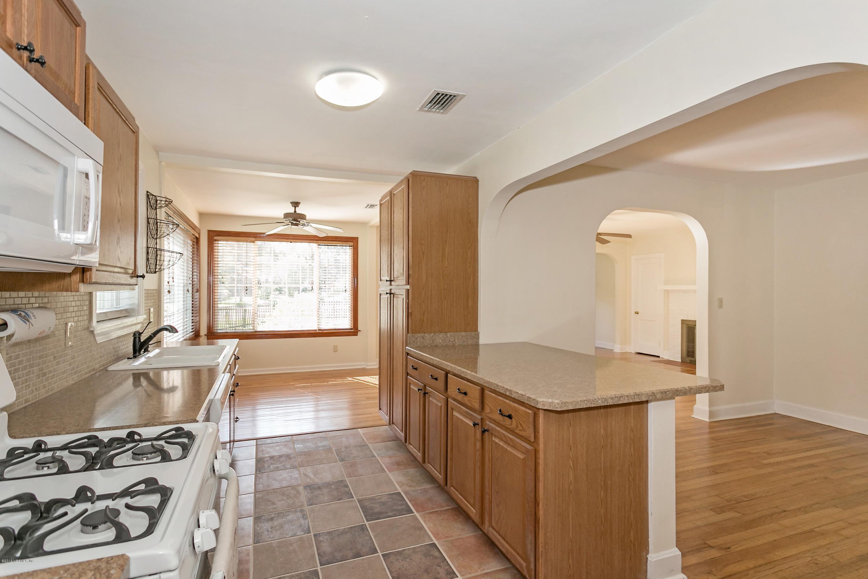 2233 Guilford Road Jacksonville, FL 32207 - Photo 8 of 23 008_Kitchen