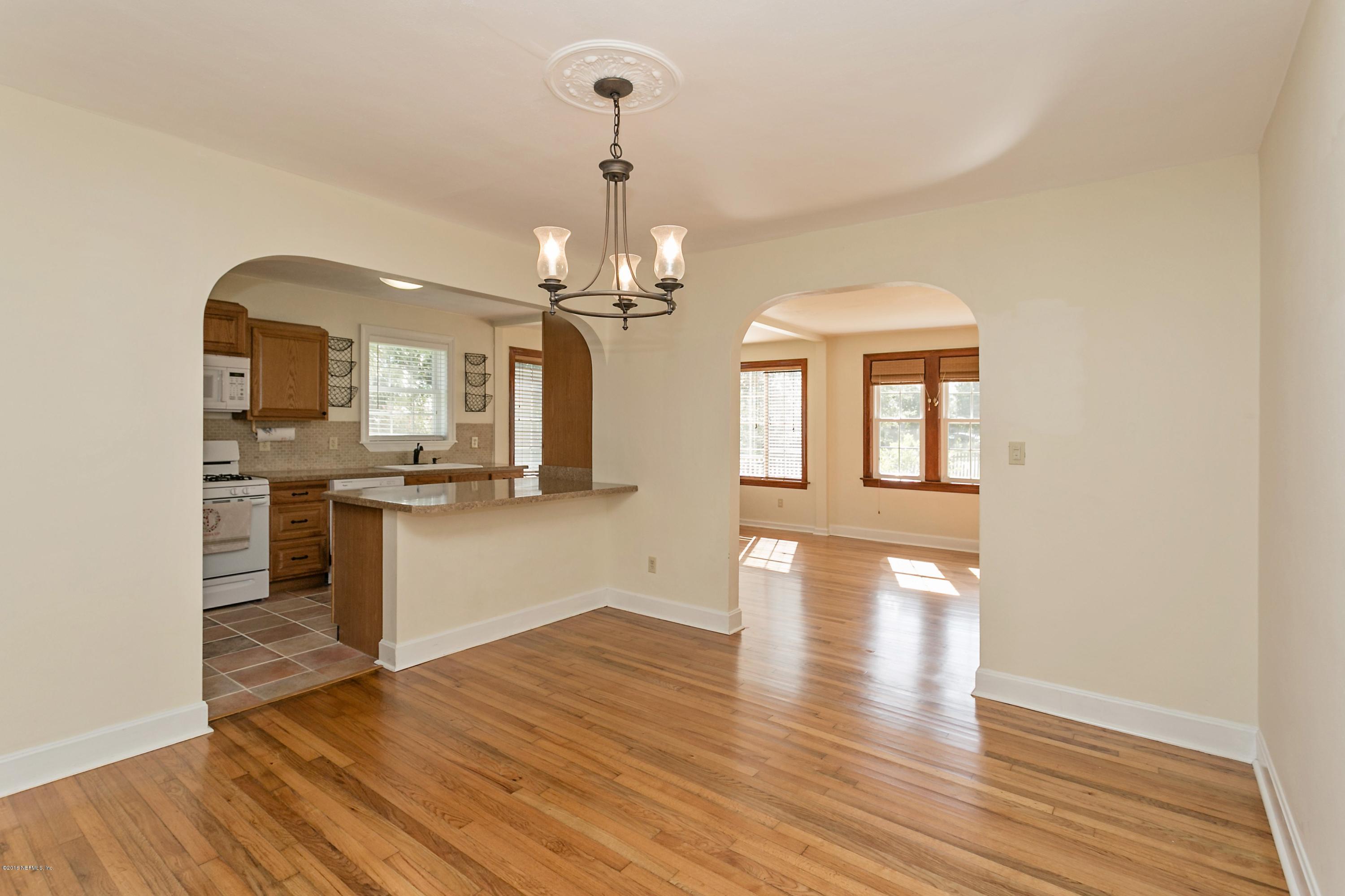 2233 Guilford Road Jacksonville, FL 32207 - Photo 10 of 23 010_Dining Room