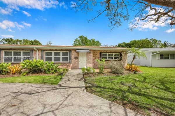 $4,300 | 11401 Southwest 81st Road, Pinecrest, FL 33156