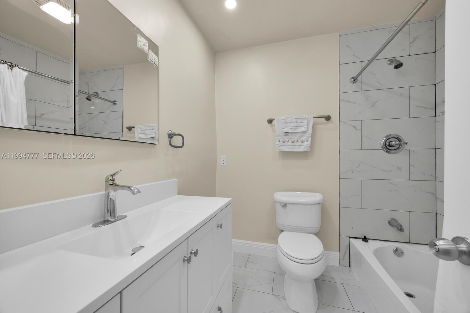 11401 Southwest 81st Road Pinecrest, FL 33156 - Photo 15 of 23