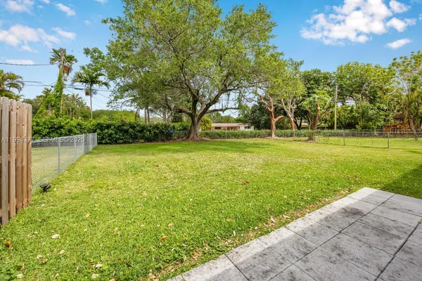 $4,300 | 11401 Southwest 81st Road, Pinecrest, FL 33156