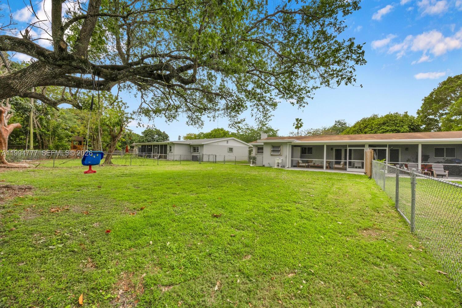 11401 Southwest 81st Road Pinecrest, FL 33156 - Photo 21 of 23