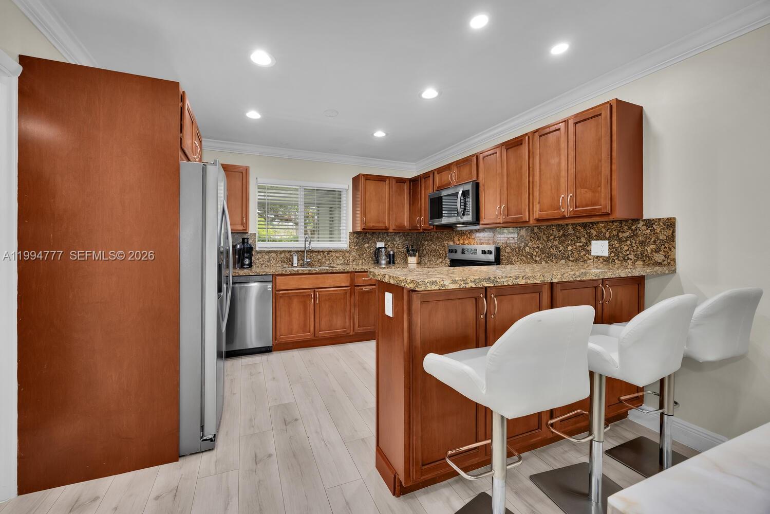 11401 Southwest 81st Road Pinecrest, FL 33156 - Photo 7 of 23