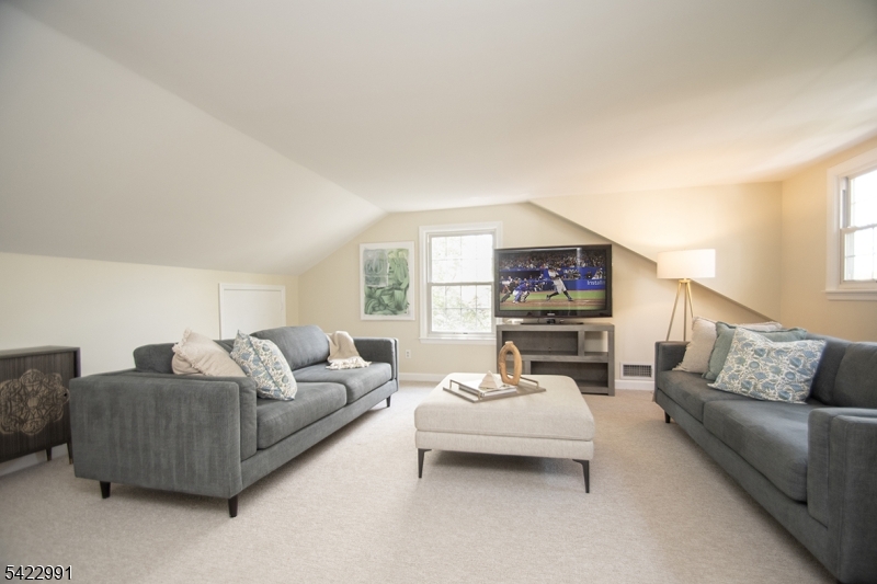 18 Devon Road Summit, NJ 07901 - Photo 12 of 34