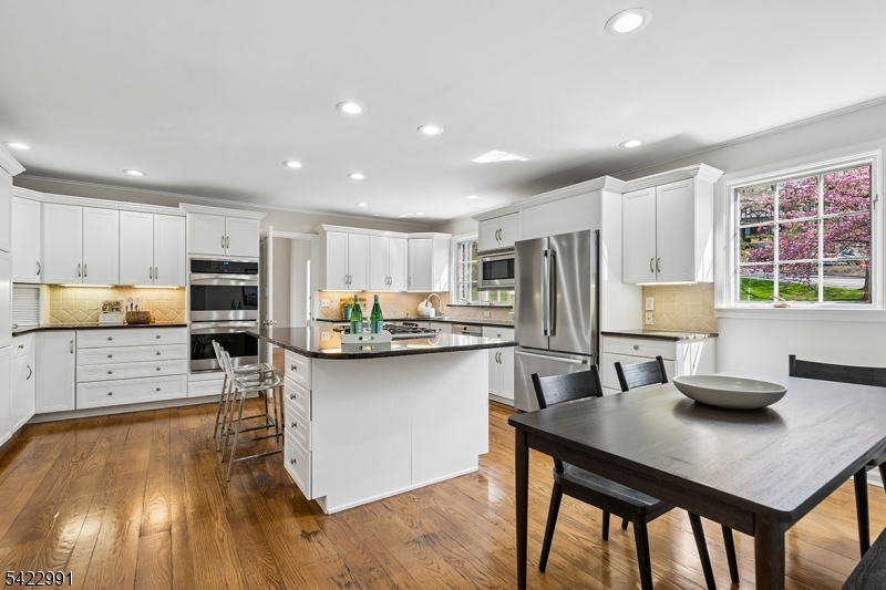 18 Devon Road Summit, NJ 07901 - Photo 10 of 34