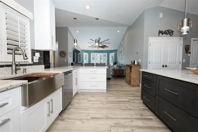 $389,900 | 424 Meadow Green Drive, Davenport, FL 33837