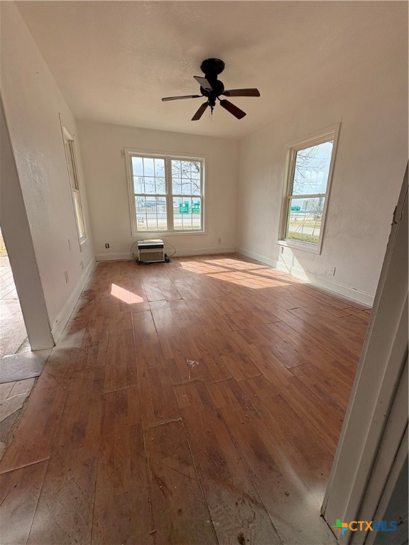 813 South 53rd Street Temple, TX 76504 - Photo 8 of 12 a view of an empty room with a window