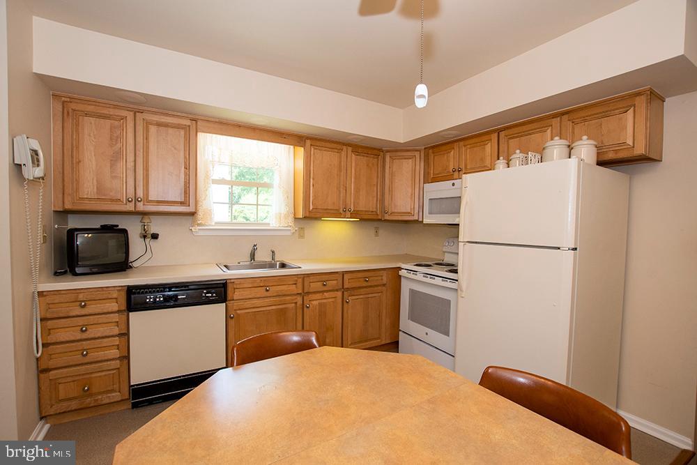 58 St Davids Road Springfield, PA 19064 - Photo 15 of 32 Kitchen