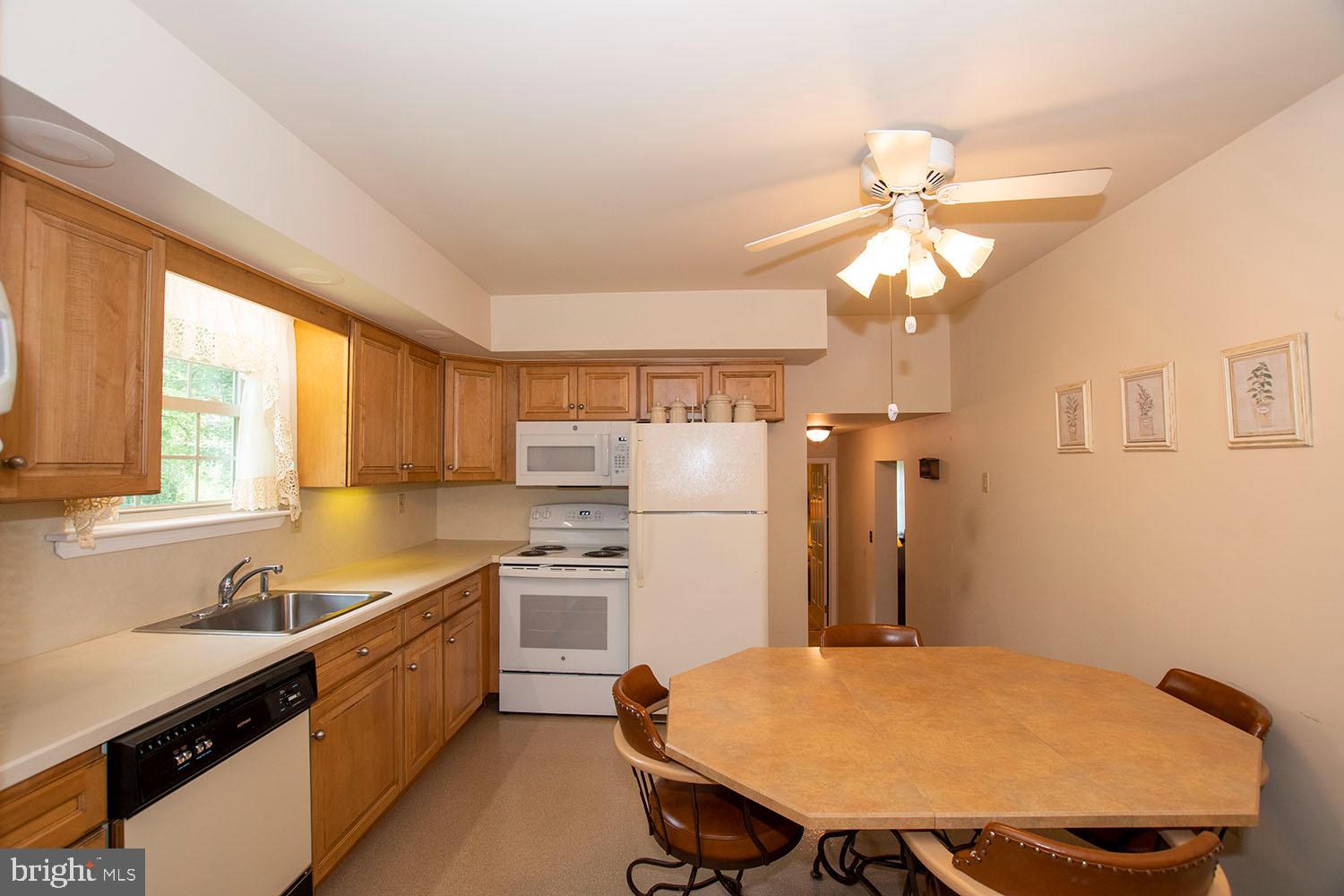 58 St Davids Road Springfield, PA 19064 - Photo 16 of 32 Kitchen