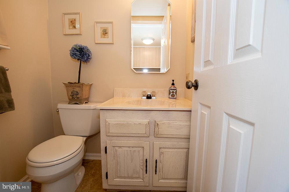 58 St Davids Road Springfield, PA 19064 - Photo 19 of 32 1st Floor Powder Room